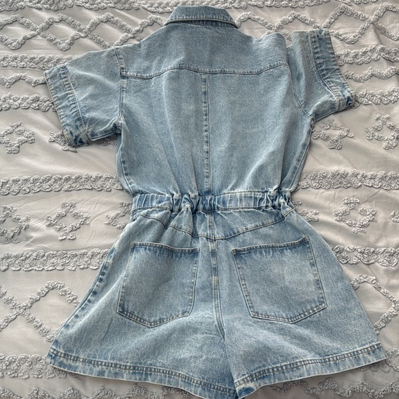 NWOT ROMPER - Picture 3 of 3